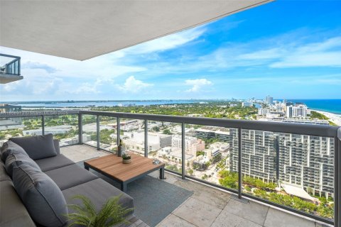 Condo in Miami Beach, Florida, 2 bedrooms  № 2022942 - photo 18