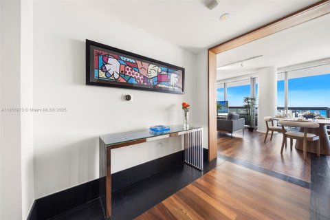 Condo in Miami Beach, Florida, 2 bedrooms  № 2022942 - photo 6