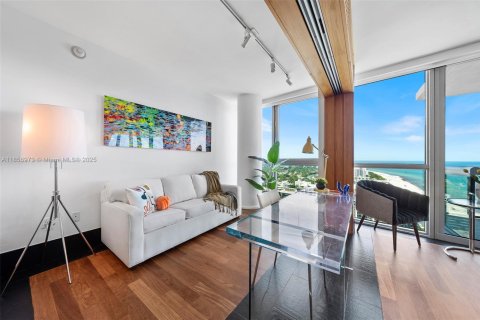 Condo in Miami Beach, Florida, 2 bedrooms  № 2022942 - photo 14