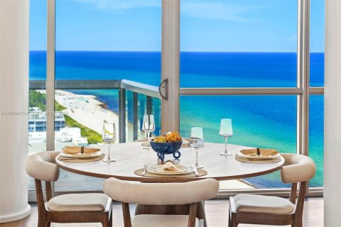 Condo in Miami Beach, Florida, 2 bedrooms  № 2022942 - photo 3