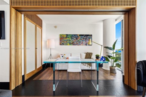 Condo in Miami Beach, Florida, 2 bedrooms  № 2022942 - photo 4