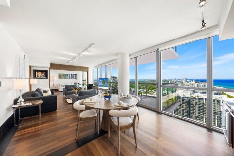 Condo in Miami Beach, Florida, 2 bedrooms  № 2022942 - photo 10