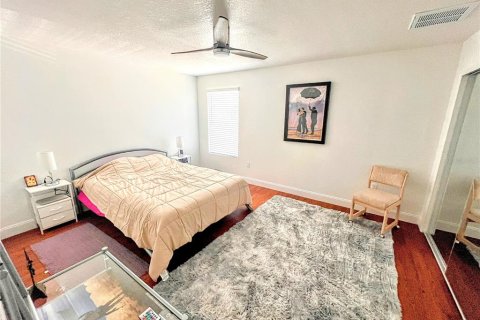 Casa en alquiler en Spring Hill, Florida, 4 dormitorios, 215.53 m2 № 1747590 - foto 8