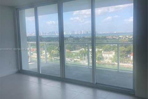 Condo in Miami Beach, Florida, 2 bedrooms № 2073827 - photo 16