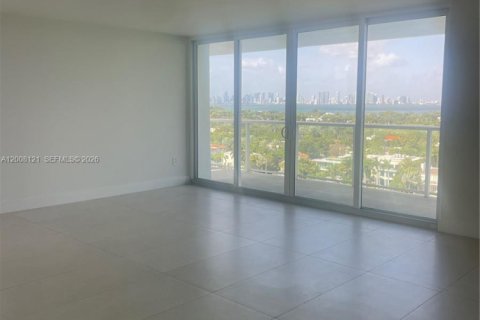 Condo in Miami Beach, Florida, 2 bedrooms № 2073827 - photo 17