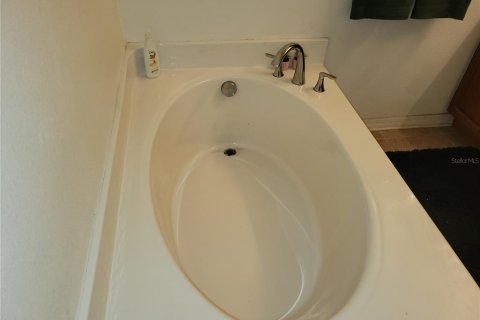 Casa en venta en Mascotte, Florida, 4 dormitorios, 271.65 m2 № 1364487 - foto 16