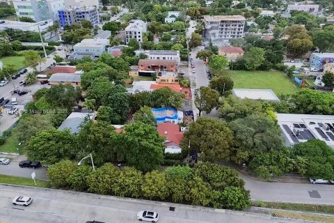 House in Miami, Florida 2 bedrooms, 131.83 sq.m. № 2015907 - photo 14