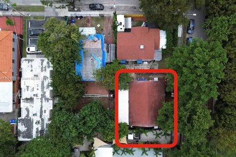 House in Miami, Florida 2 bedrooms, 131.83 sq.m. № 2015907 - photo 6