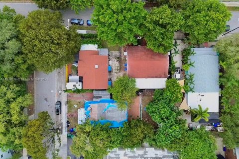 House in Miami, Florida 2 bedrooms, 131.83 sq.m. № 2015907 - photo 11