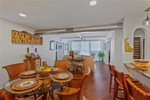 Condominio en venta en Clearwater, Florida, 2 dormitorios, 117.43 m2 № 1918944 - foto 6