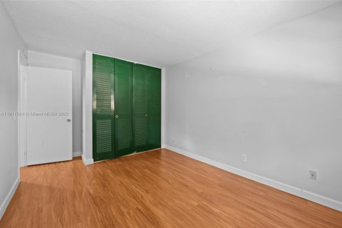 Townhouse in Pembroke Pines, Florida 3 bedrooms, 126.35 sq.m. № 1972504 - photo 28