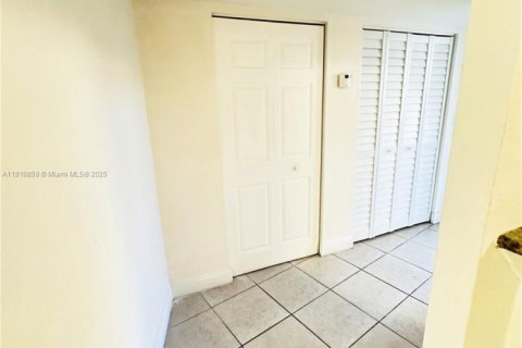 Condominio en venta en Sunrise, Florida, 2 dormitorios, 116.31 m2 № 2054866 - foto 16