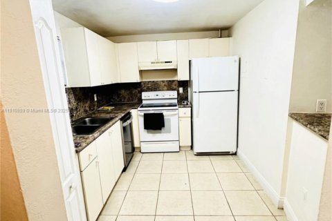 Condominio en venta en Sunrise, Florida, 2 dormitorios, 116.31 m2 № 2054866 - foto 2