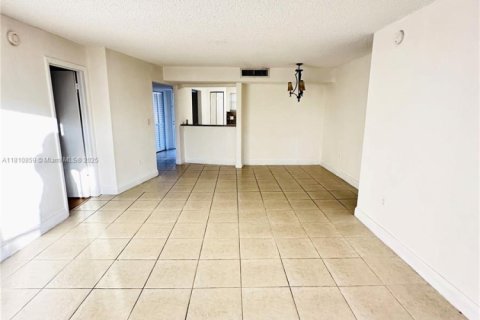 Condominio en venta en Sunrise, Florida, 2 dormitorios, 116.31 m2 № 2054866 - foto 15