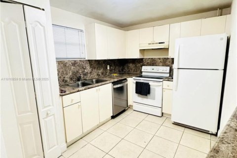 Condominio en venta en Sunrise, Florida, 2 dormitorios, 116.31 m2 № 2054866 - foto 3