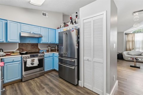House in Orlando, Florida 3 bedrooms, 117.8 sq.m. № 2354398 - photo 6