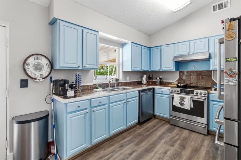 House in Orlando, Florida 3 bedrooms, 117.8 sq.m. № 2354398 - photo 5