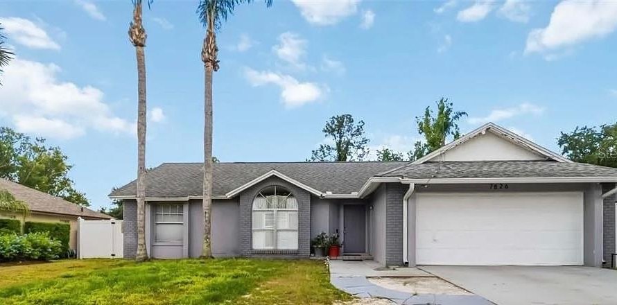 House in Orlando, Florida 3 bedrooms, 117.8 sq.m. № 2354398