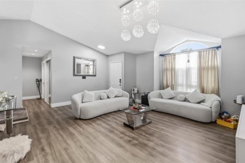 House in Orlando, Florida 3 bedrooms, 117.8 sq.m. № 2354398 - photo 3