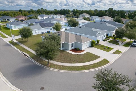 House in Haines City, Florida 3 bedrooms, 122.63 sq.m. № 2347856