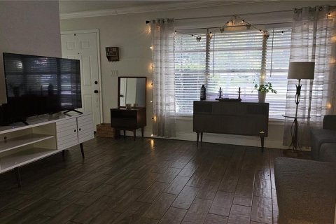 House in Orlando, Florida 3 bedrooms, 113.81 sq.m. № 1838811 - photo 12