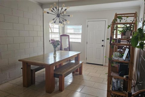 House in Orlando, Florida 3 bedrooms, 113.81 sq.m. № 1838811 - photo 14