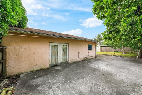 Купить виллу или дом в Лейк-Уорт, Флорида 3 спальни, 146.04м2, № 1955809 - фото 21