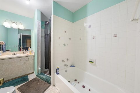 Купить виллу или дом в Лейк-Уорт, Флорида 3 спальни, 146.04м2, № 1955809 - фото 17