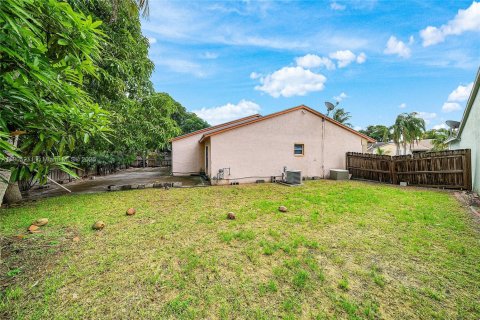 Купить виллу или дом в Лейк-Уорт, Флорида 3 спальни, 146.04м2, № 1955809 - фото 24