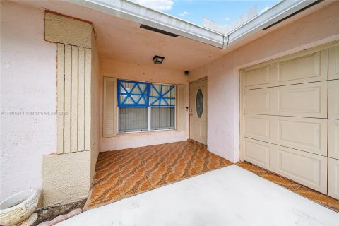 Купить виллу или дом в Лейк-Уорт, Флорида 3 спальни, 146.04м2, № 1955809 - фото 5