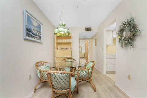 Condo in Englewood, Florida, 1 bedroom  № 1342331 - photo 9