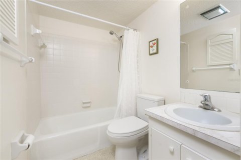 Condo in Englewood, Florida, 1 bedroom  № 1342331 - photo 14