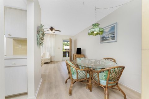 Condo in Englewood, Florida, 1 bedroom  № 1342331 - photo 11
