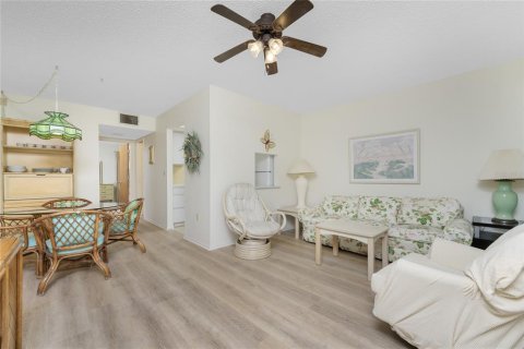 Condo in Englewood, Florida, 1 bedroom  № 1342331 - photo 8