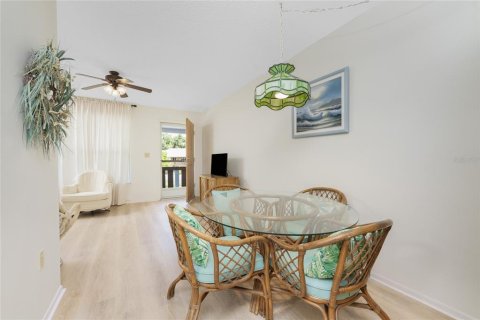 Condo in Englewood, Florida, 1 bedroom  № 1342331 - photo 10