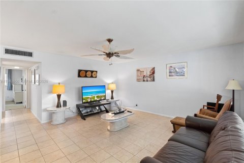 Copropriété à vendre à Pompano Beach, Floride: 2 chambres, 102.19 m2 № 2152762 - photo 27