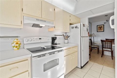Copropriété à vendre à Pompano Beach, Floride: 2 chambres, 102.19 m2 № 2152762 - photo 18