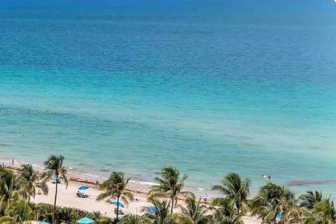 Condo in Hollywood, Florida, 2 bedrooms  № 2295913