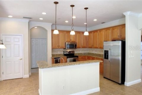 Casa en alquiler en Tampa, Florida, 5 dormitorios, 291.25 m2 № 1883995 - foto 11