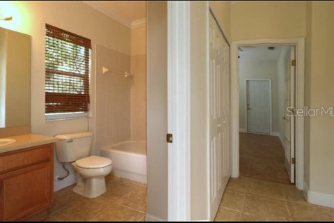 Casa en alquiler en Tampa, Florida, 5 dormitorios, 291.25 m2 № 1883995 - foto 14