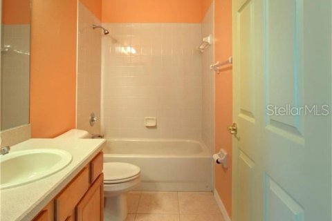 Casa en alquiler en Tampa, Florida, 5 dormitorios, 291.25 m2 № 1883995 - foto 24