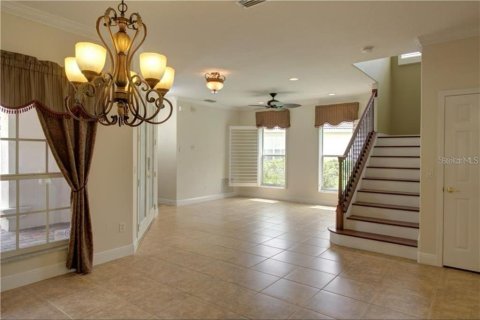 Casa en alquiler en Tampa, Florida, 5 dormitorios, 291.25 m2 № 1883995 - foto 8
