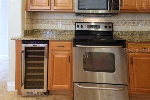 Casa en alquiler en Tampa, Florida, 5 dormitorios, 291.25 m2 № 1883995 - foto 12