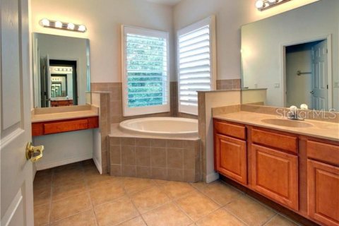 Casa en alquiler en Tampa, Florida, 5 dormitorios, 291.25 m2 № 1883995 - foto 27