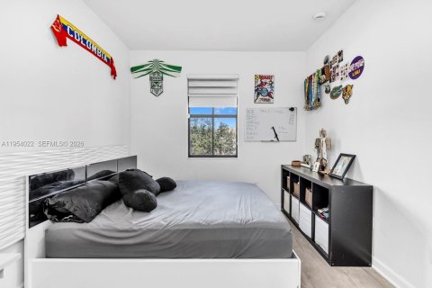 Townhouse in Doral, Florida 4 bedrooms, 165.64 sq.m. № 2011037 - photo 25