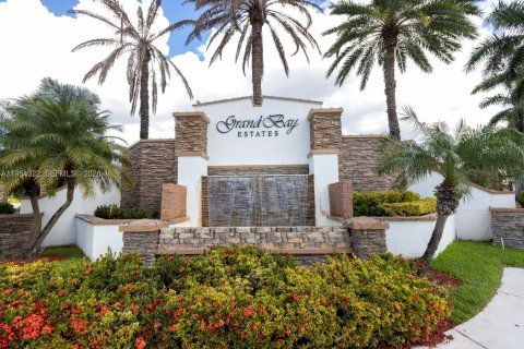 Townhouse in Doral, Florida 4 bedrooms, 165.64 sq.m. № 2011037 - photo 2