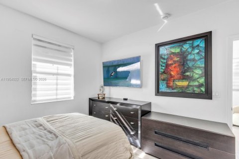 Townhouse in Doral, Florida 4 bedrooms, 165.64 sq.m. № 2011037 - photo 16