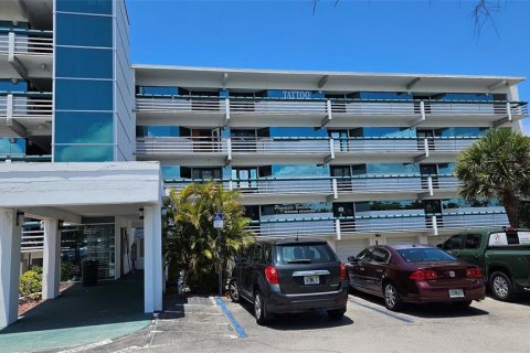 Commercial property in Englewood, Florida 108.14 sq.m. № 2206503 - photo 24