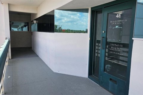 Commercial property in Englewood, Florida 108.14 sq.m. № 2206503 - photo 2