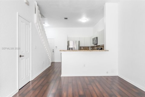 Touwnhouse à louer à Miami, Floride: 3 chambres, 159.05 m2 № 2020902 - photo 13